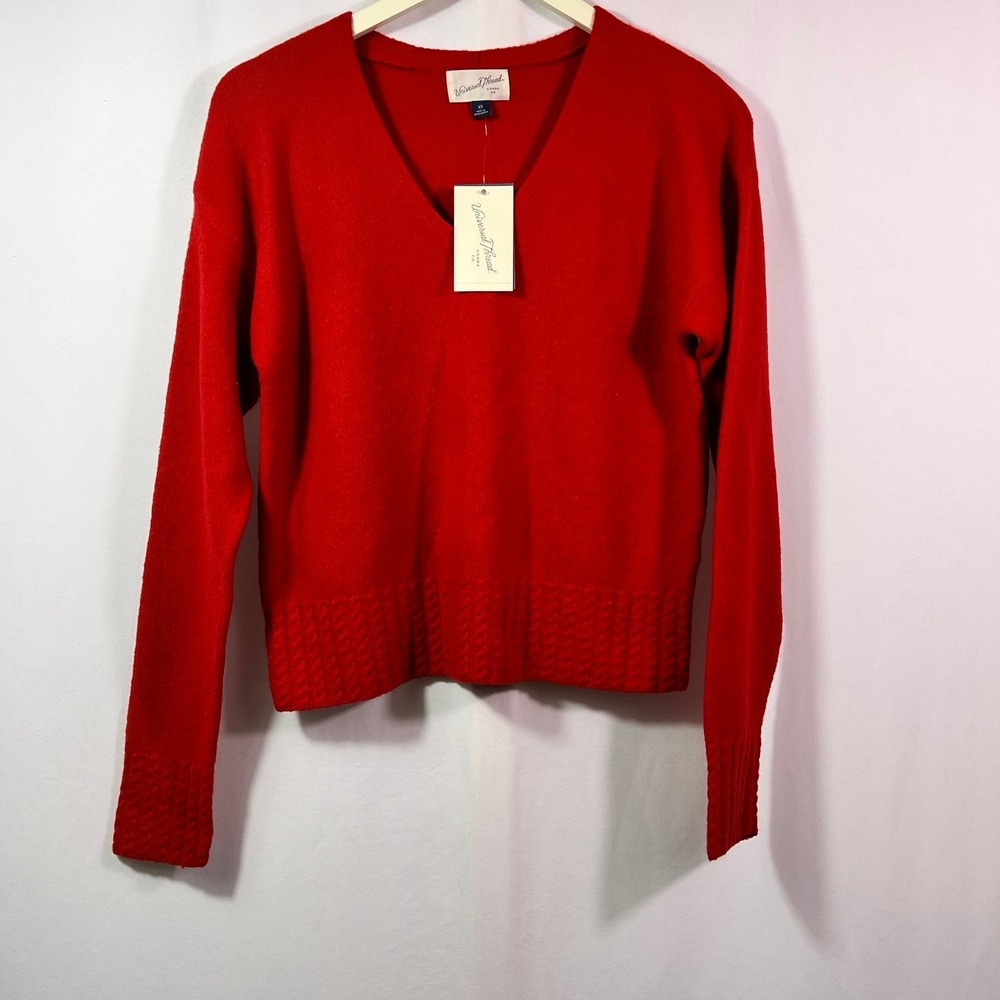 Universal Thread Womens XS Red V-Neck Sweater Cashmere Like Soft Knit NWT